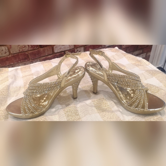 Gold shoes - Picture 9 of 16